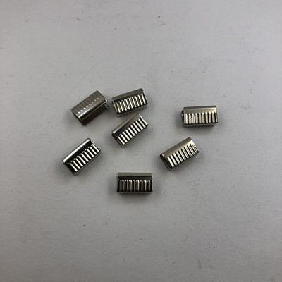 工厂 服装辅料金属织带牙夹 尾夹 铁皮马仔 绳夹 带齿夹 箱包配件